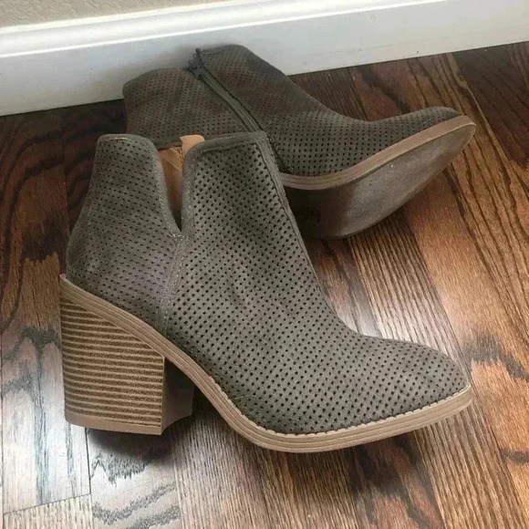 Soda Ankle Boots Gray Women’s size 11  Side Zip - Picture 7 of 11